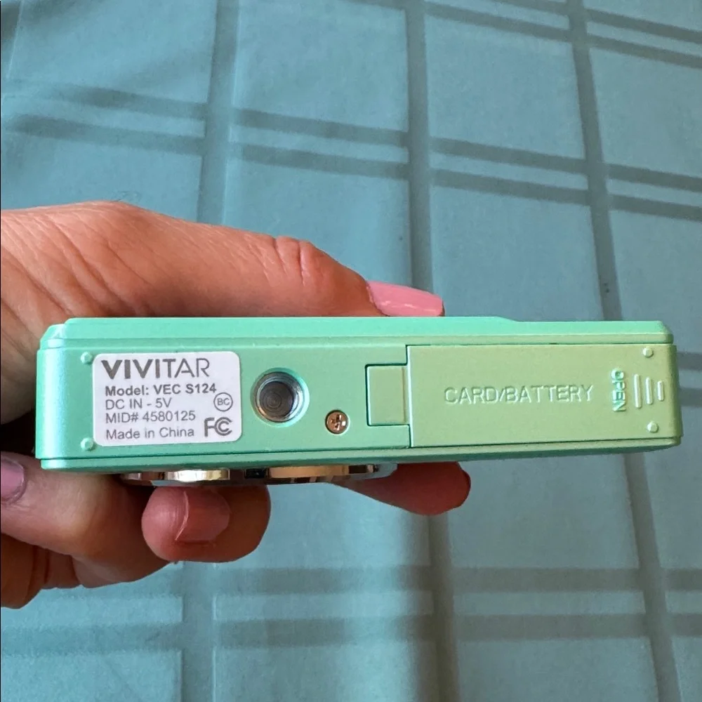 Vivitar Popsnap Compact Digital Camera blue green